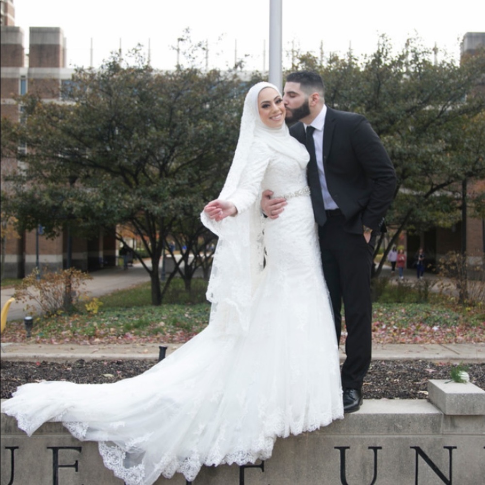 Wedding dress for sale! - Picture 7 of 7